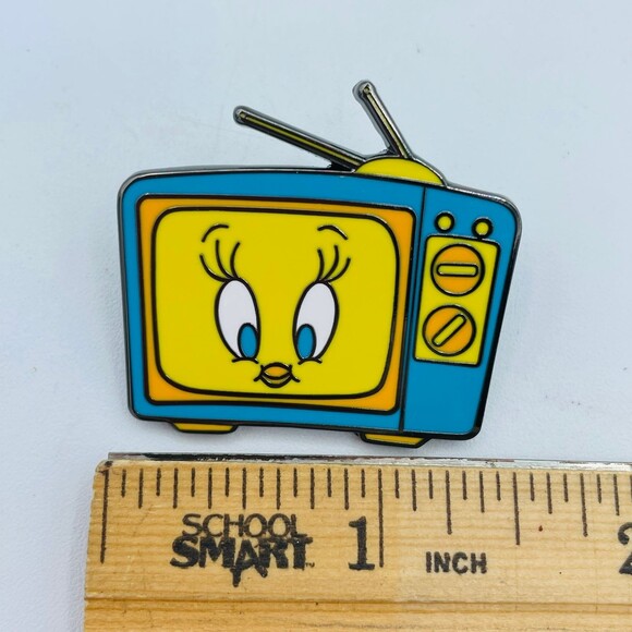 Loungefly Tweety Bird Looney Tunes WB Blind Box Collector Pin TV Series Yellow - Picture 2 of 4